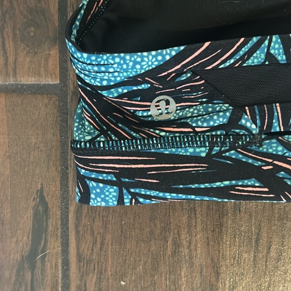Lululemon sports bra - Picture 3 of 3